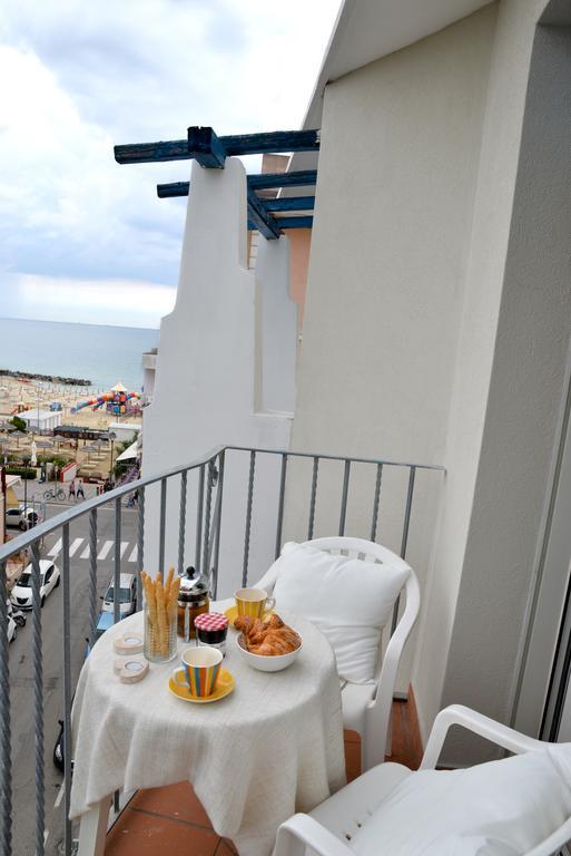 Residence Mediterraneo Rímini Exterior foto