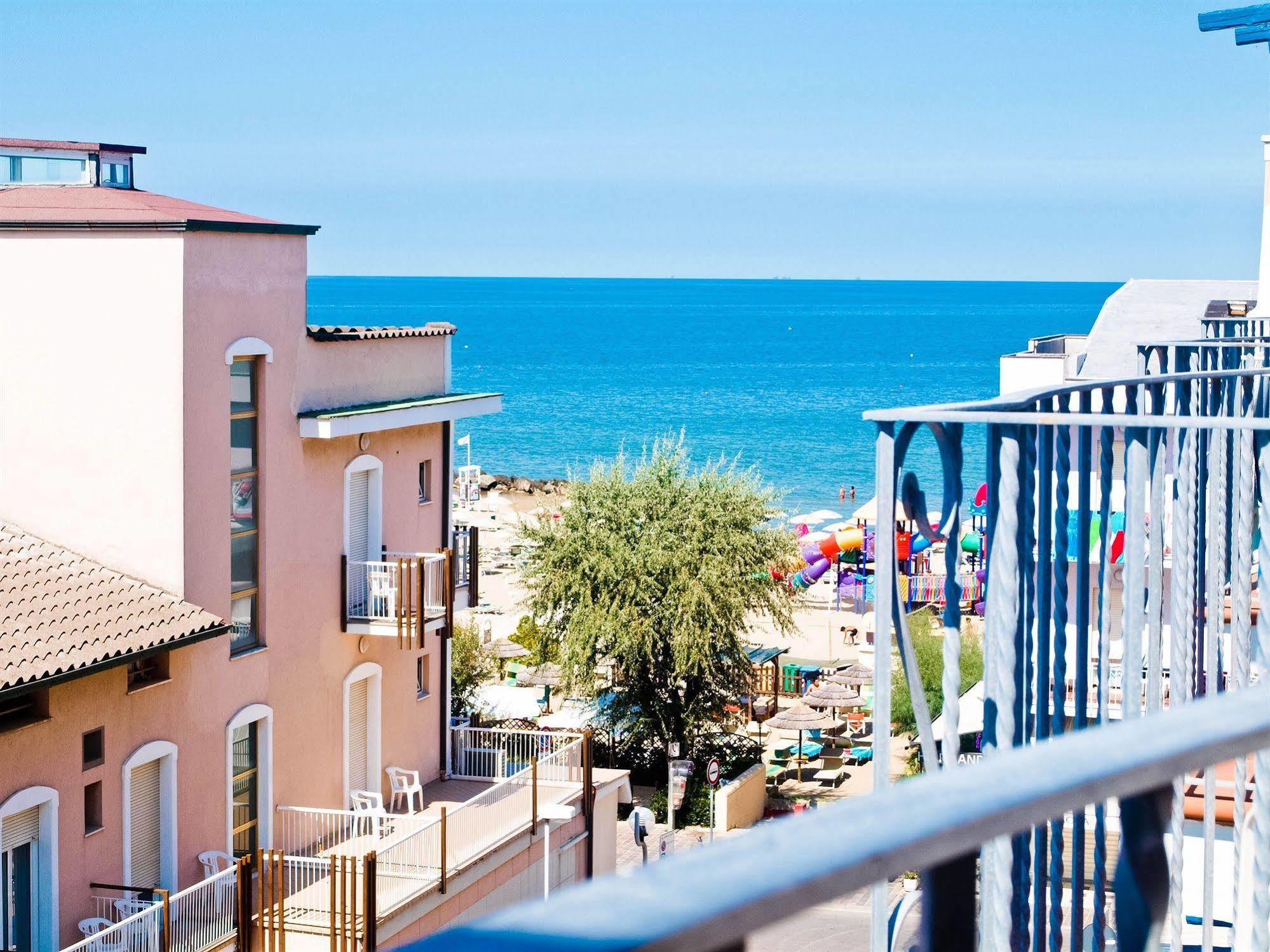 Residence Mediterraneo Rímini Exterior foto